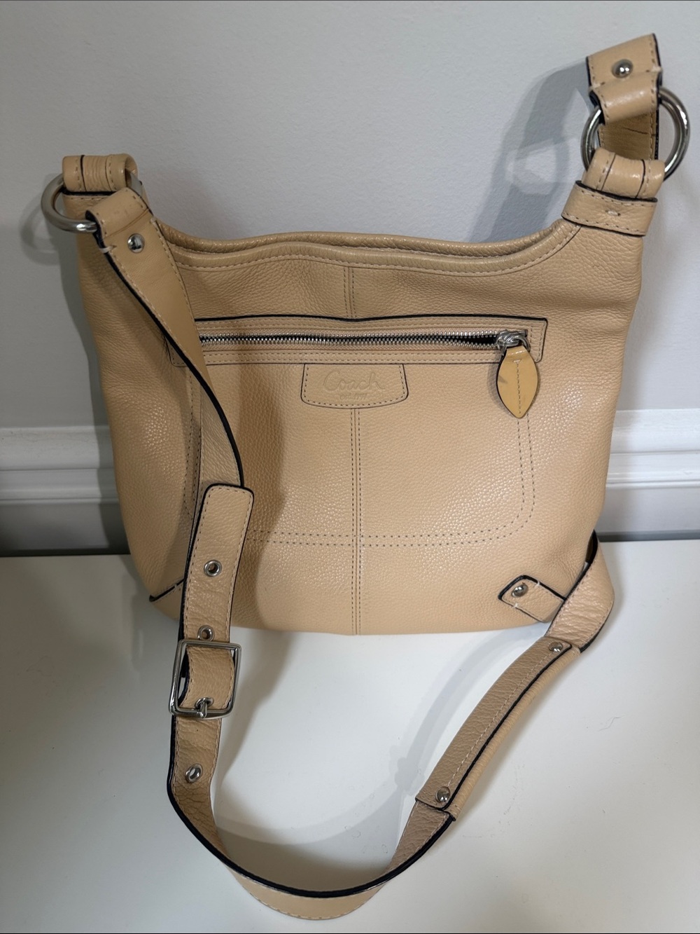 Coach Leather Shoulder Bag in Beige